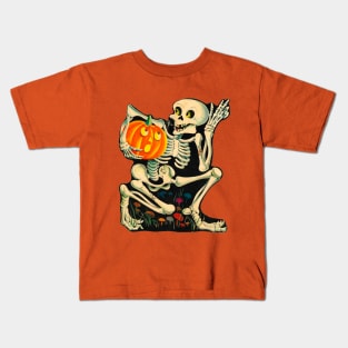 Vintage Skeleton & Jack O Lantern decoration Kids T-Shirt